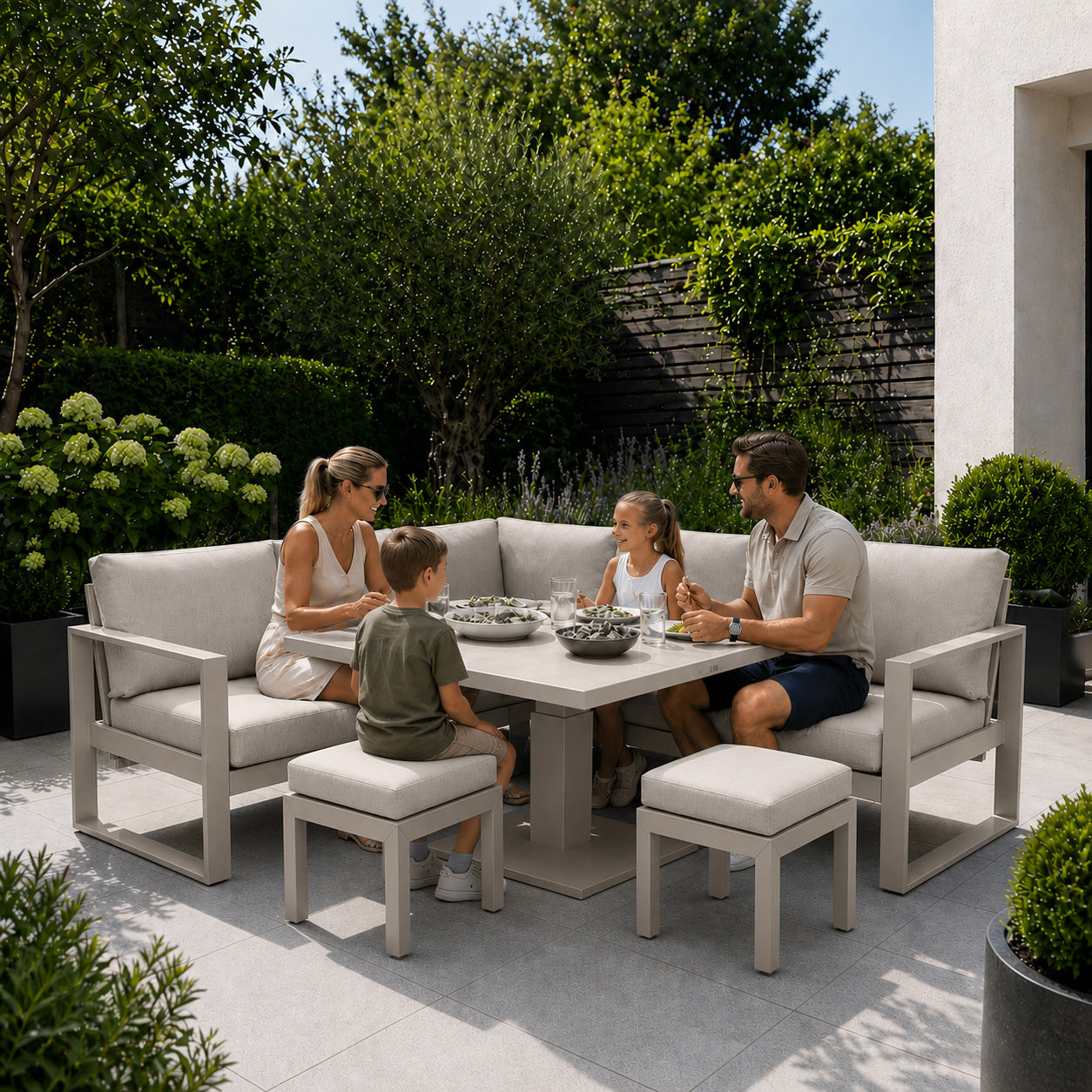 Como Stone Corner Set