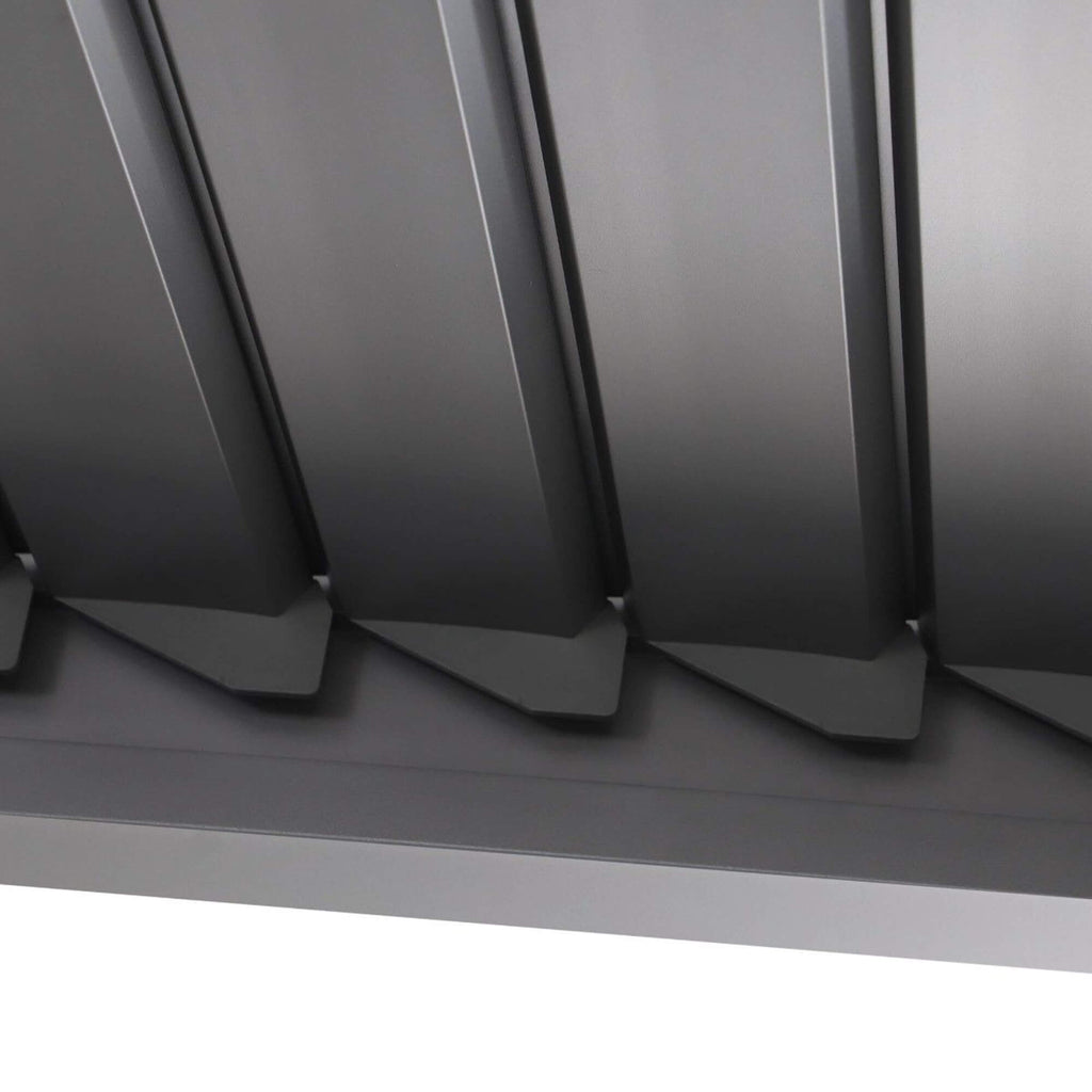Close-up of a closed double-skin louvred roof on a Riva Aluminium Pergola.